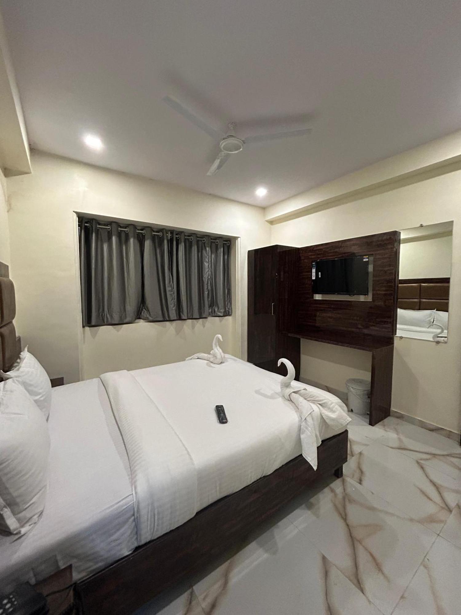 Hotel Rinza Residency Bombay Exterior foto